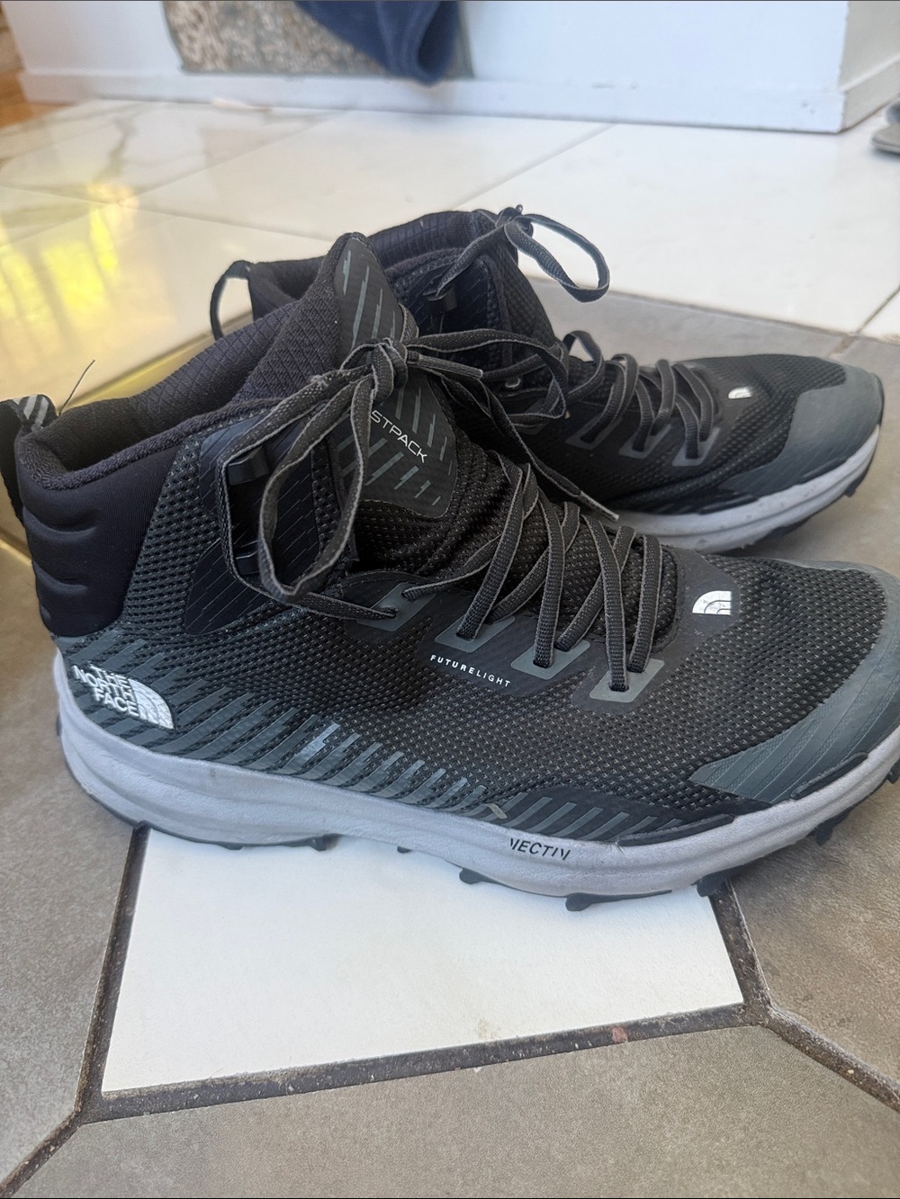 The North Face Men's Black VECTIV Mid-Top Trail Sneakers